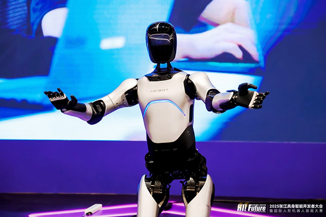 乐玩lewin远征A2成全球首个同时拥有中美欧认证的人形机器人